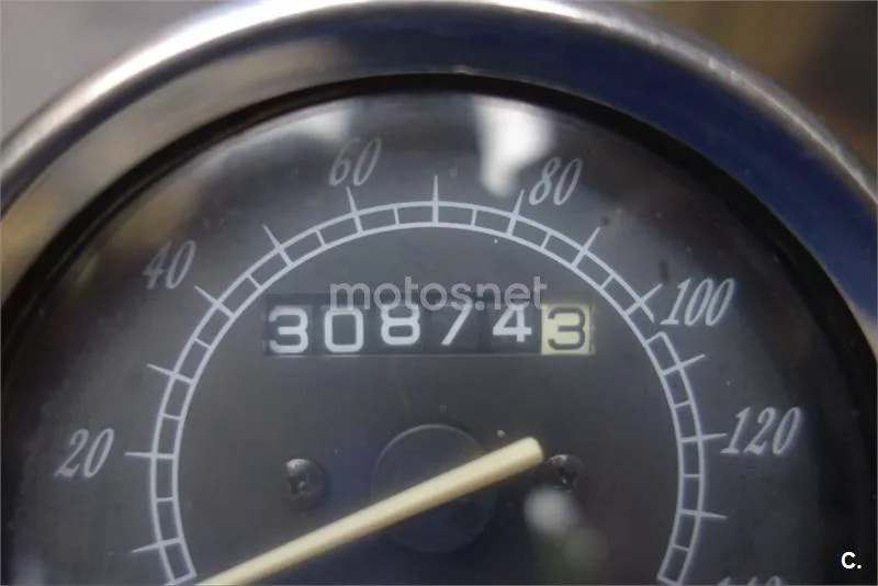 Suzuki Marauder 250 – Vista 10