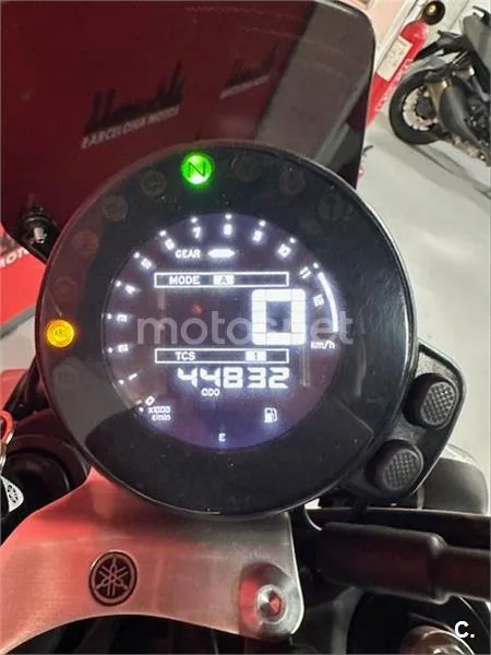 Yamaha XSR 900 – Vista 8
