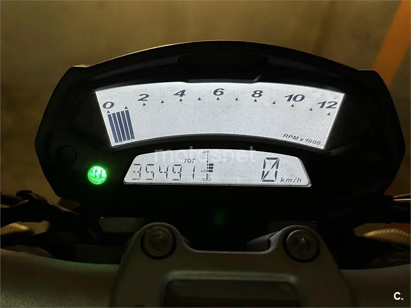 Ducati Monster 796 – Vista 3