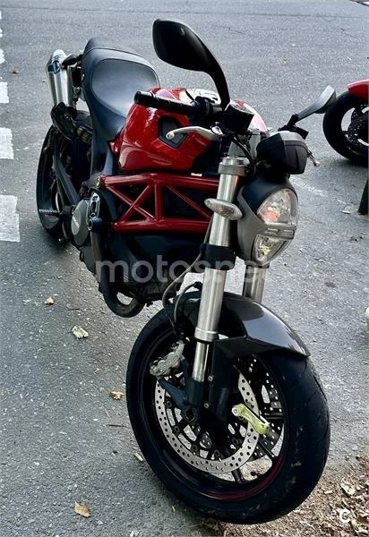 Ducati Monster 796 – Vista 4