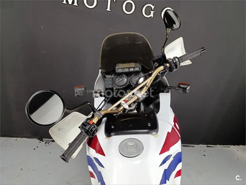 Honda XRV 750 Africa Twin – Vista 8
