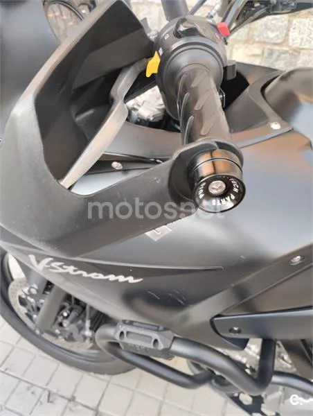 Suzuki V-Strom 650 – Vista 8