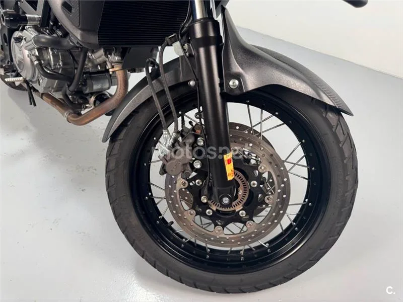 Suzuki V-Strom 650 XT – Vista 12