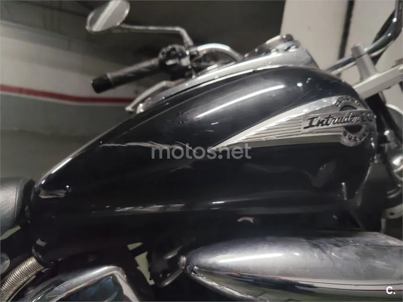 Suzuki Intruder 250 LC – Vista 4