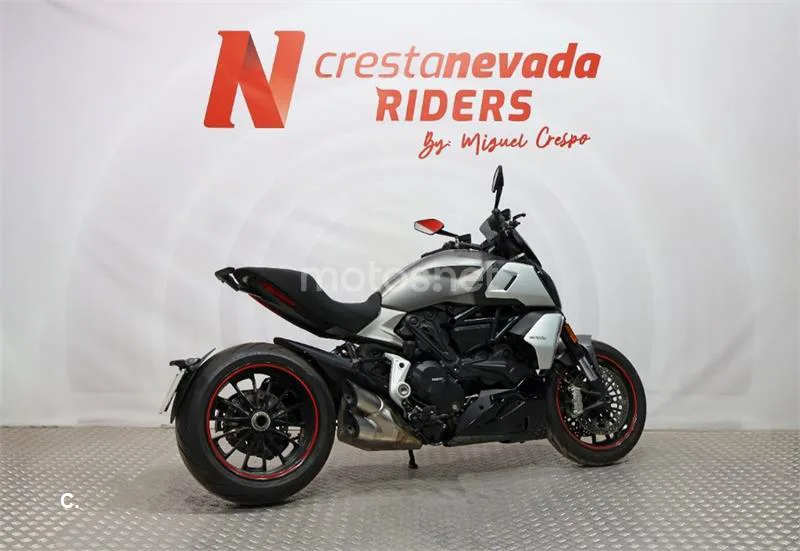 Ducati Diavel – Vista 11