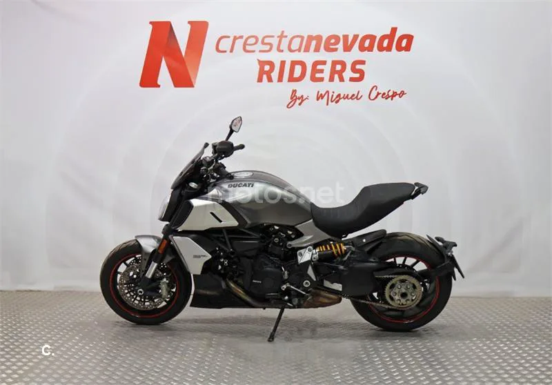 Ducati Diavel – Vista 3