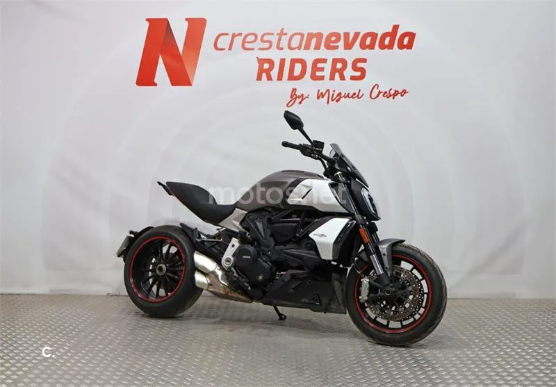 Ducati Diavel – Vista 6