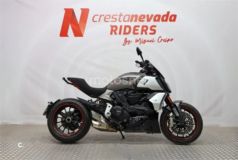 Ducati Diavel – Vista 7