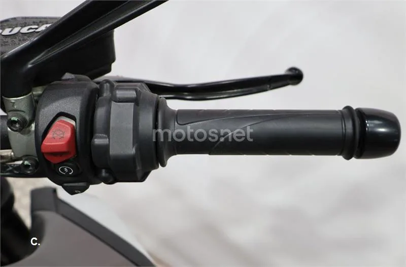 Ducati Diavel – Vista 9