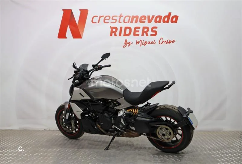 Ducati Diavel – Vista 10