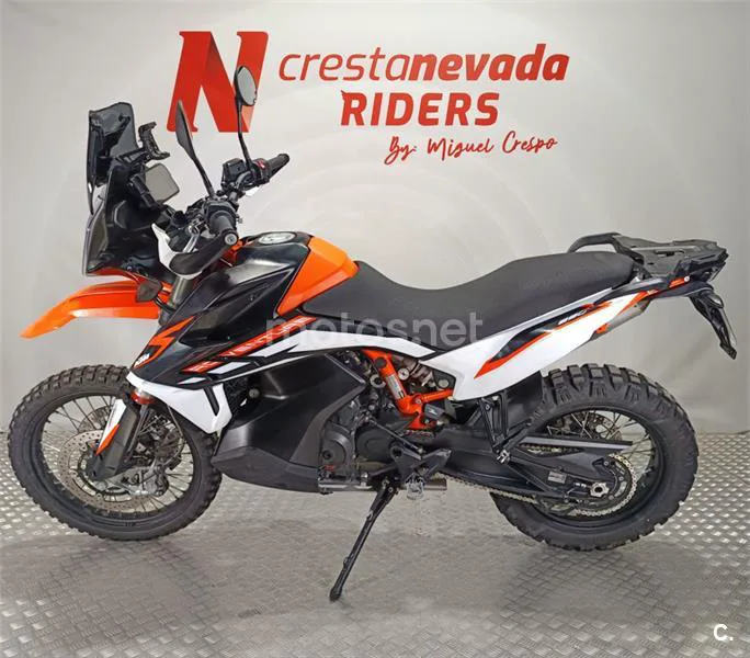 KTM 890 – Vista 16