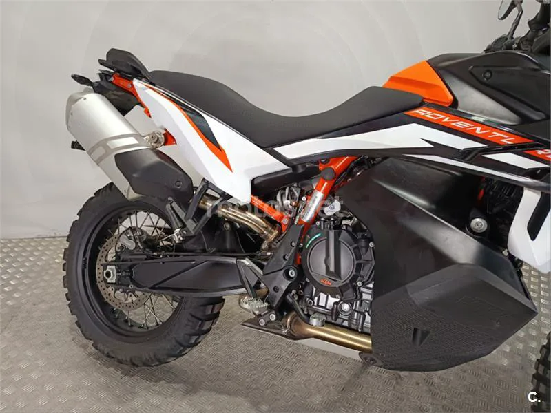 KTM 890 – Vista 6