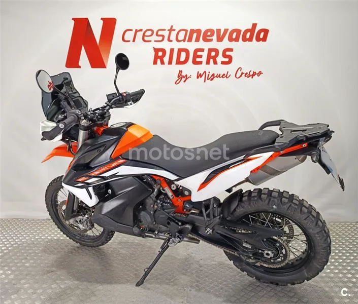 KTM 890 – Vista 8