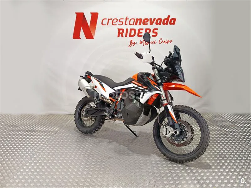 KTM 890 – Vista 9