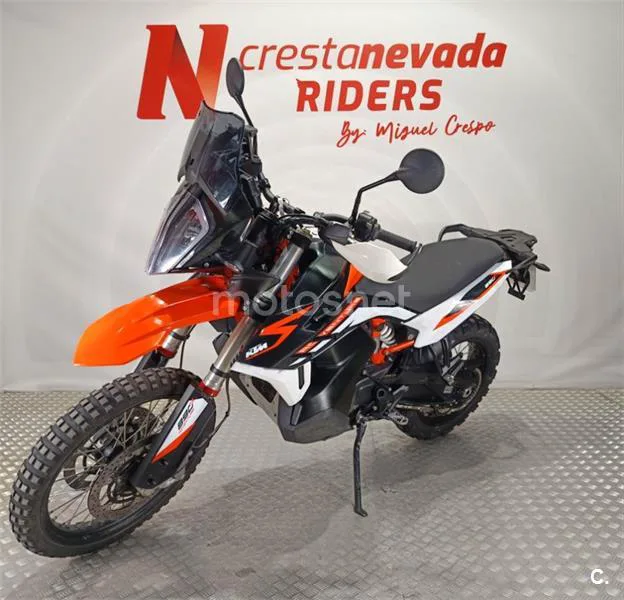 KTM 890 – Vista 10