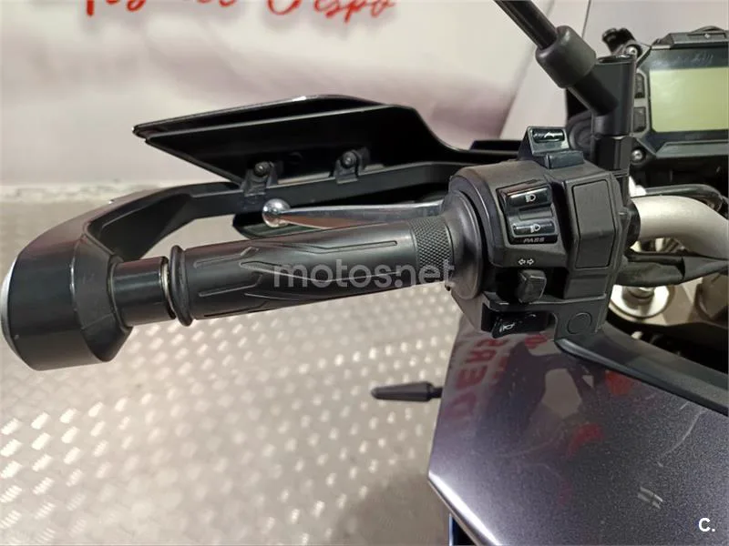 Yamaha MT-09 – Vista 13