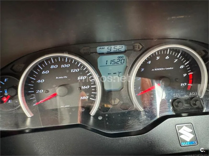 Suzuki Burgman 400 – Vista 11