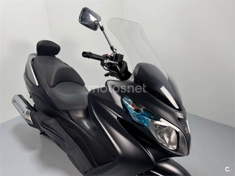 Suzuki Burgman 400 – Vista 12