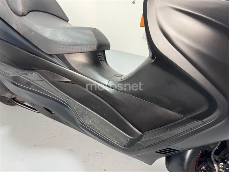 Suzuki Burgman 400 – Vista 14