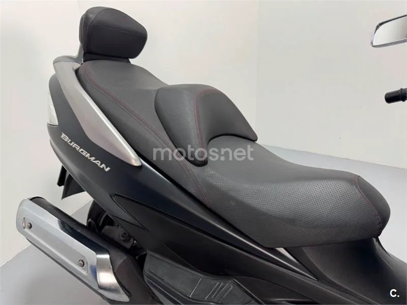 Suzuki Burgman 400 – Vista 15