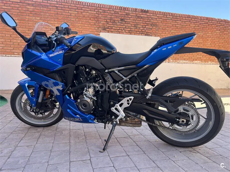 Suzuki GSX-8R – Vista 12
