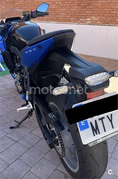 Suzuki GSX-8R – Vista 13