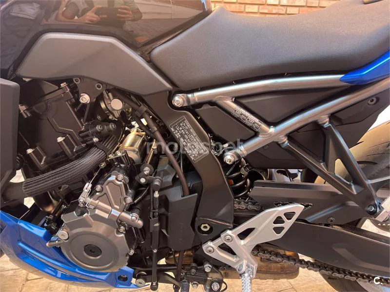 Suzuki GSX-8R – Vista 5