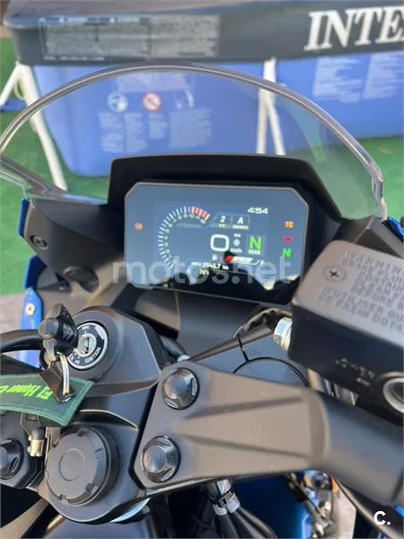 Suzuki GSX-8R – Vista 8