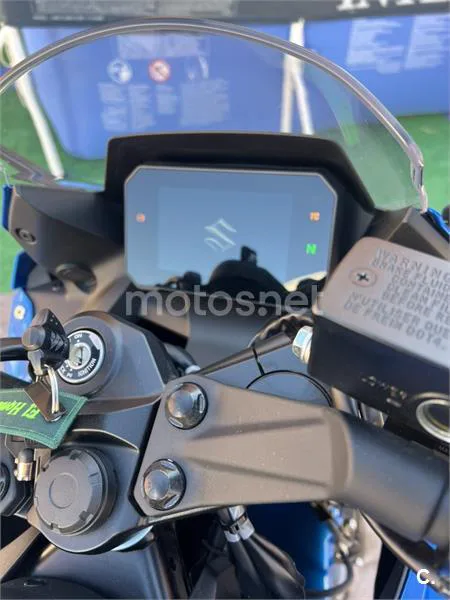 Suzuki GSX-8R – Vista 9