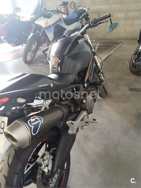 Ducati Monster 696 – Vista 3