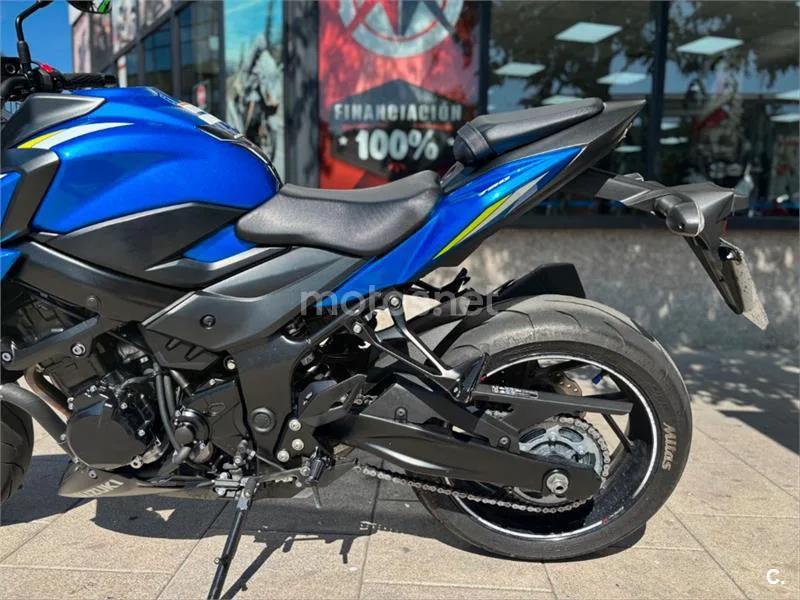 Suzuki GSX-S750 – Vista 12