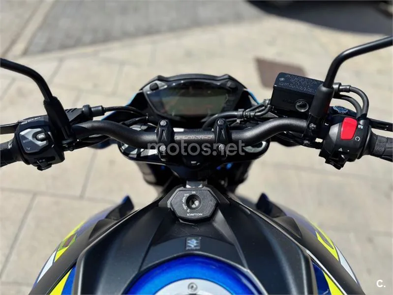 Suzuki GSX-S750 – Vista 15