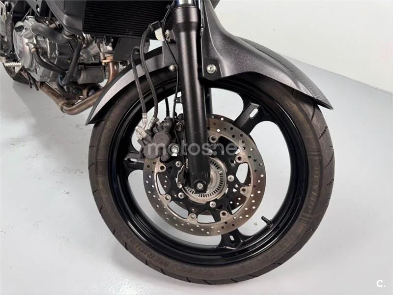 Suzuki V-Strom 650 – Vista 14