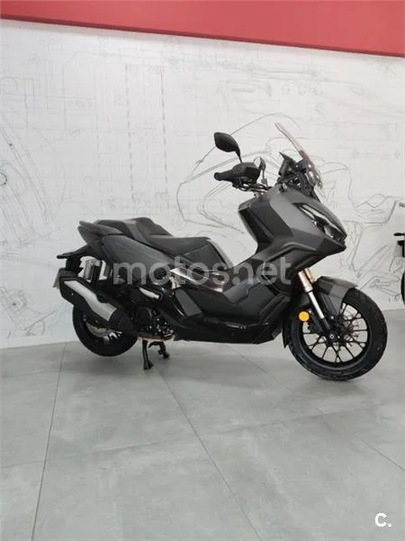 Honda ADV 350 – Vista 3