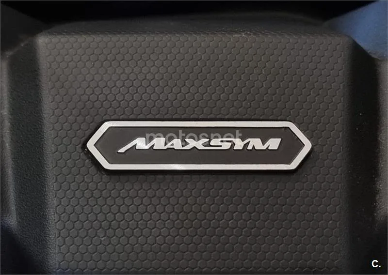 SYM Maxsym GT 400 – Vista 12