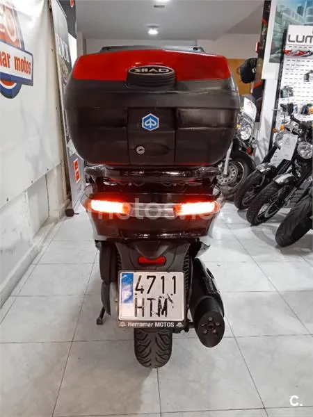 Piaggio X10 350 – Vista 3