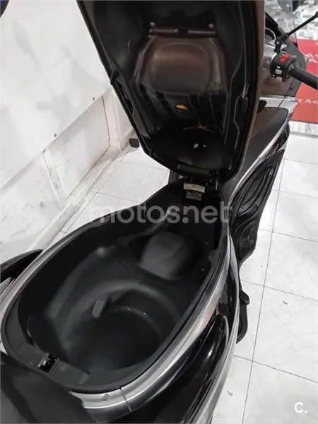 Piaggio X10 350 – Vista 6