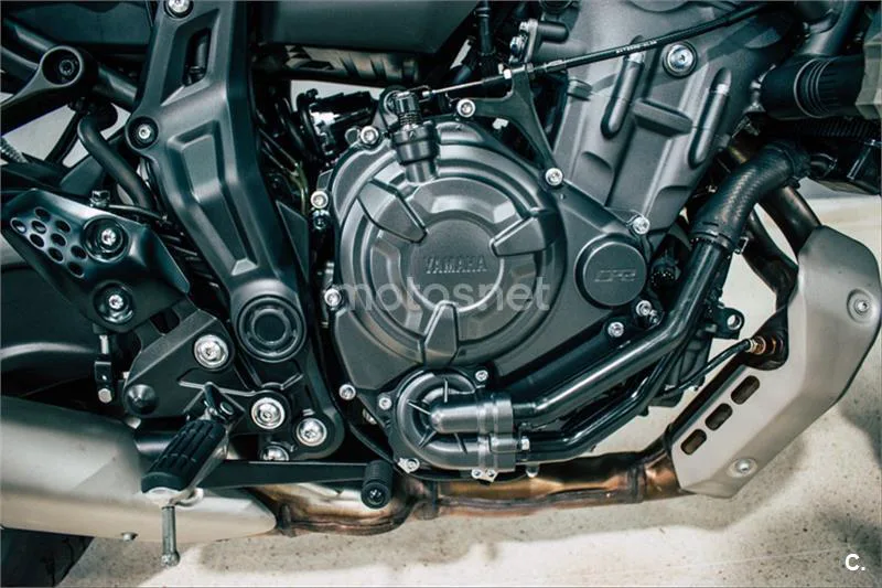 Yamaha MT-07 – Vista 8
