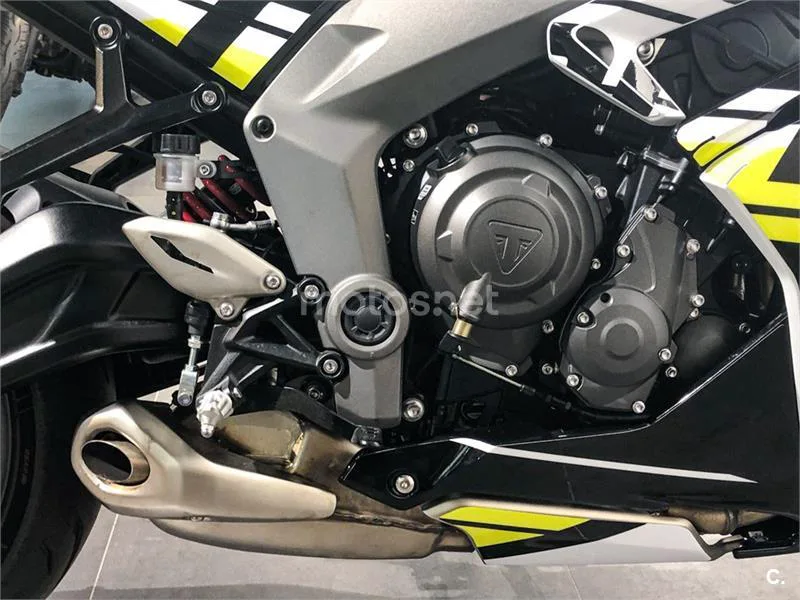 Triumph Daytona 660 - Vista 8