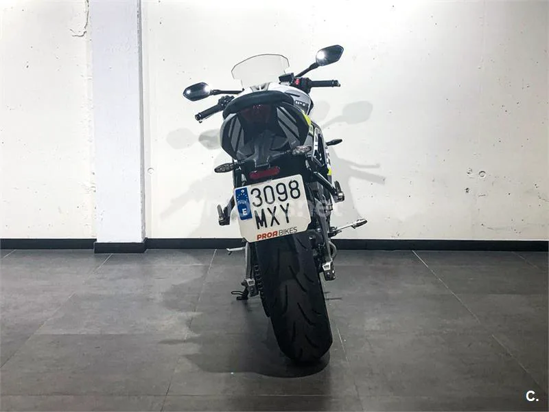 Triumph Daytona 660 - Vista 9