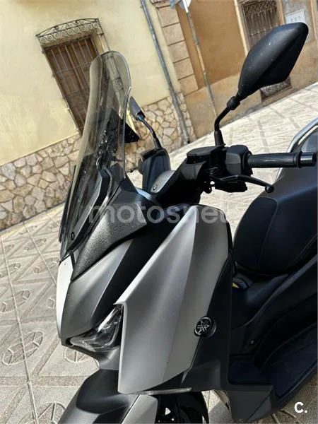 Yamaha XMAX 400 – Vista 11