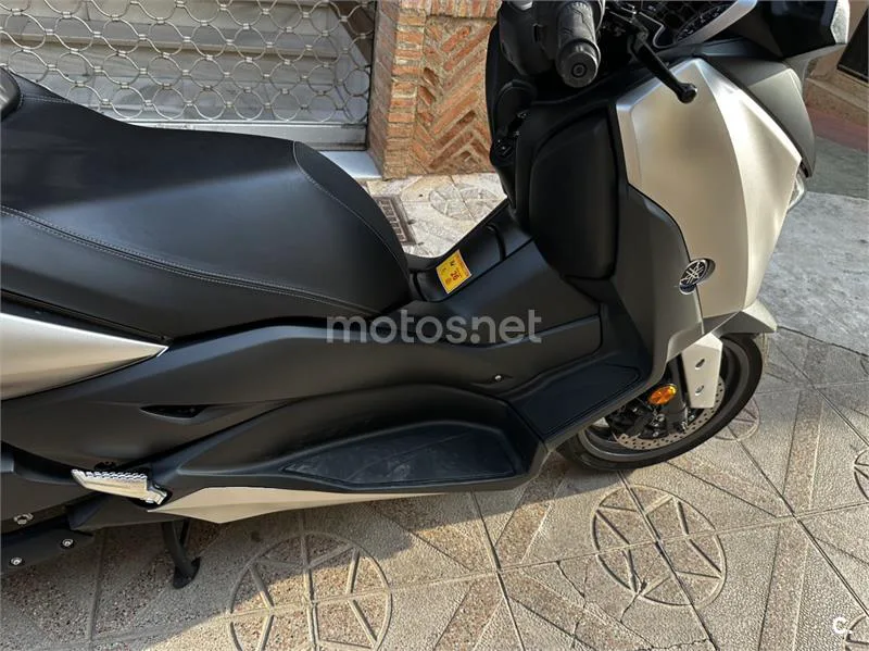 Yamaha XMAX 400 – Vista 14