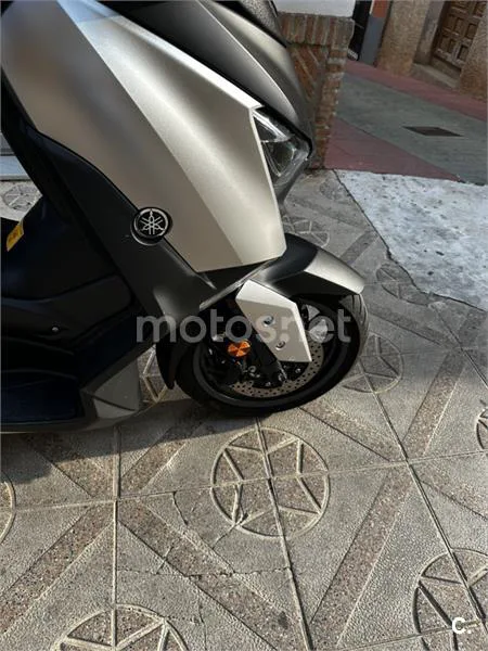Yamaha XMAX 400 – Vista 15