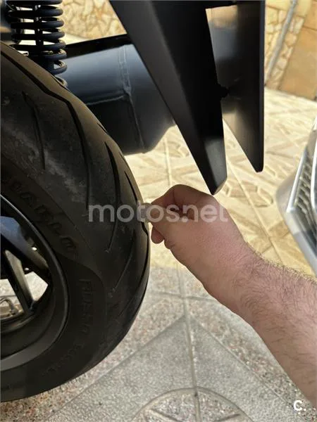 Yamaha XMAX 400 – Vista 17