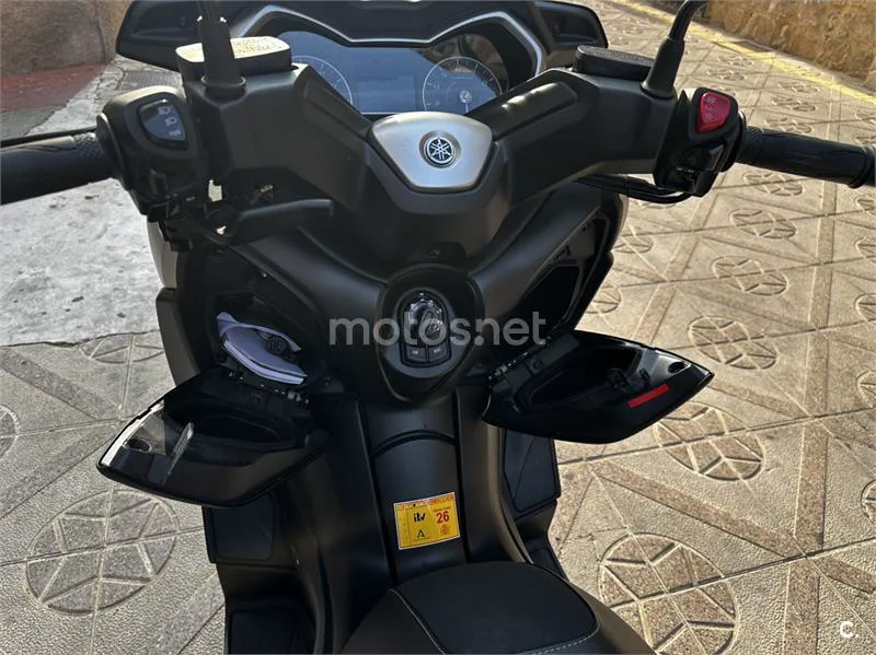Yamaha XMAX 400 – Vista 26