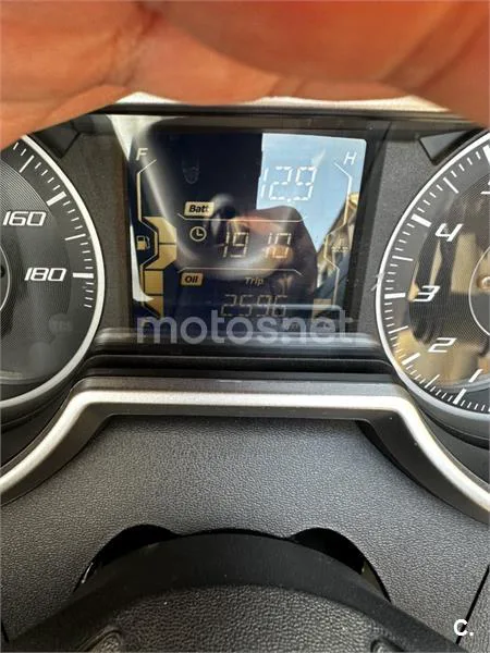 Yamaha XMAX 400 – Vista 28