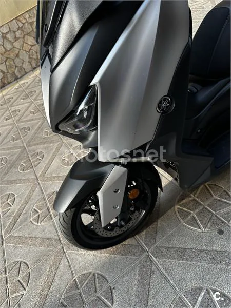 Yamaha XMAX 400 – Vista 10
