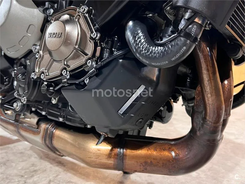 Yamaha XSR 900 – Vista 12