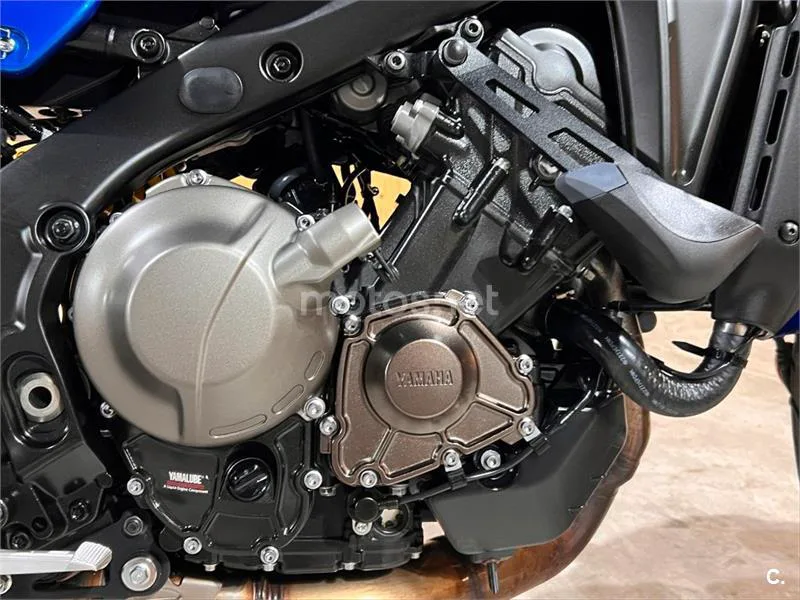 Yamaha XSR 900 – Vista 16