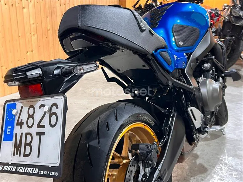 Yamaha XSR 900 – Vista 22